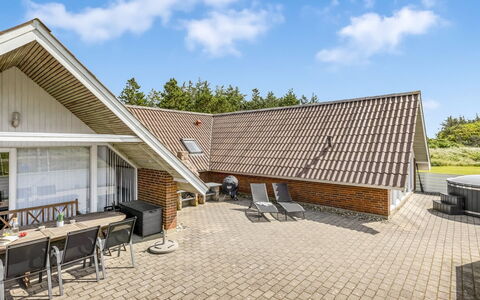 Tuomi - 900M from the Sea: Cottage, Home, House, Roof, Porch, Estate, Siding, Garden Buildings, Farmhouse, Yard