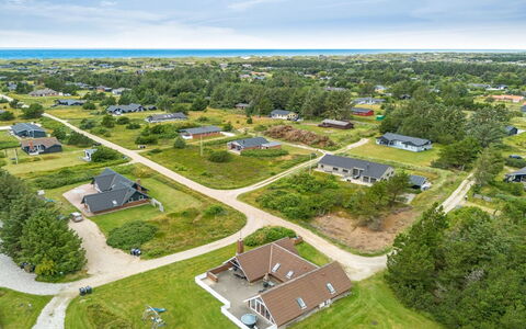 Tuomi - 900M from the Sea: Cottage, Home, House, Roof, Porch, Estate, Siding, Garden Buildings, Farmhouse, Yard