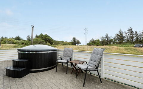 Tuomi - 900M from the Sea: Cottage, Home, House, Roof, Porch, Estate, Siding, Garden Buildings, Farmhouse, Yard
