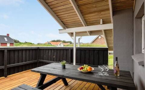 Solbritt - 330M to the Fjord: Shrub, Urban Design, Groundcover, Brick, Apartment, Estate, Brickwork, Balcony, Landscaping