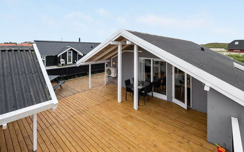 Solbritt - 330M to the Fjord: Shrub, Urban Design, Groundcover, Brick, Apartment, Estate, Brickwork, Balcony, Landscaping