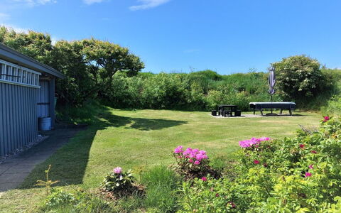Gottfreda - 330M to the Fjord: Shrub, Land Lot, Garden, Lawn, Landscaping, Yard, Park, Botanical Garden, Walkway