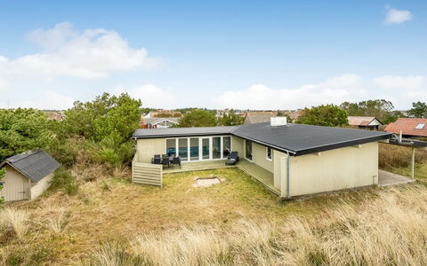 Yorik - 800M from the Sea: Building, House, Residential Area, Home, Shrub, Roof, Cottage, Estate, Garden