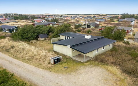 Yorik - 800M from the Sea: Building, House, Residential Area, Home, Shrub, Roof, Cottage, Estate, Garden