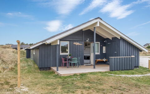 Estella - 500M to the Fjord: House, Roof, Home, Cottage, Shed, Garden Buildings, Siding, Yard, Log Cabin, Hut