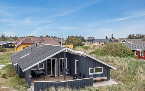 Estella - 500M to the Fjord: House, Roof, Home, Cottage, Shed, Garden Buildings, Siding, Yard, Log Cabin, Hut