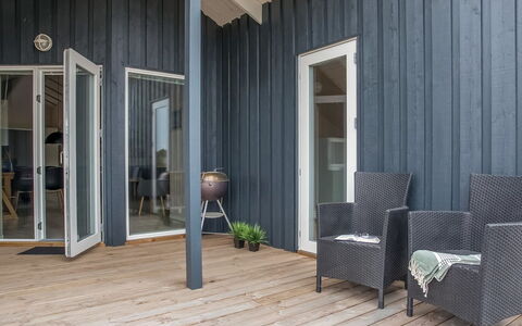 Estella - 500M to the Fjord: House, Roof, Home, Cottage, Shed, Garden Buildings, Siding, Yard, Log Cabin, Hut