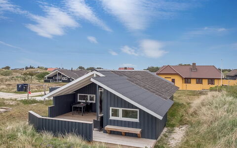 Estella - 500M to the Fjord: House, Roof, Home, Cottage, Shed, Garden Buildings, Siding, Yard, Log Cabin, Hut