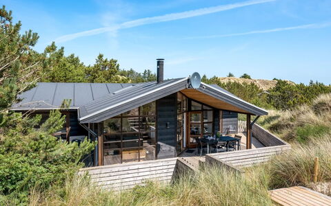 Sila - 800M from the Sea: Grass, House, Roof, Home, Cottage, Shrub, Land Lot, Rural Area, Farmhouse, Groundcover