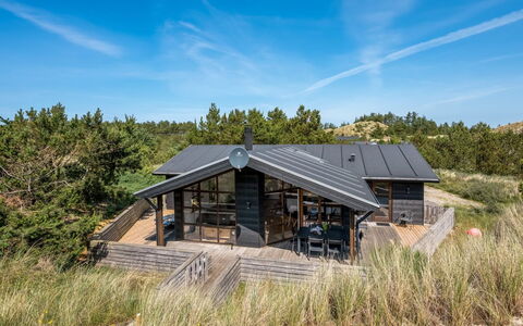 Sila - 800M from the Sea: Grass, House, Roof, Home, Cottage, Shrub, Land Lot, Rural Area, Farmhouse, Groundcover