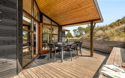 Sila - 800M from the Sea: Grass, House, Roof, Home, Cottage, Shrub, Land Lot, Rural Area, Farmhouse, Groundcover