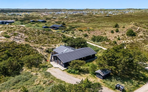 Sila - 800M from the Sea: Grass, House, Roof, Home, Cottage, Shrub, Land Lot, Rural Area, Farmhouse, Groundcover