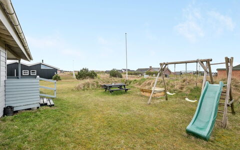 Trineke - from the Sea: Grass, House, Roof, Home, Cottage, Shrub, Land Lot, Rural Area, Farmhouse, Groundcover