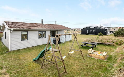 Trineke - from the Sea: Grass, House, Roof, Home, Cottage, Shrub, Land Lot, Rural Area, Farmhouse, Groundcover