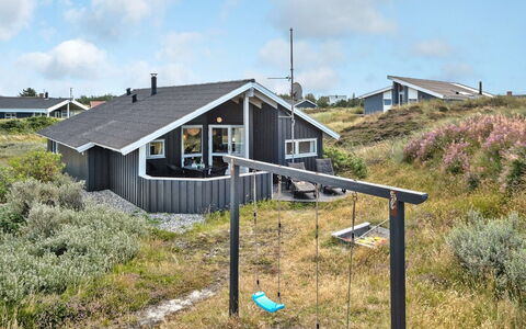 Clara - 500M from the Sea: House, Roof, Home, Cottage, Shed, Garden Buildings, Siding, Yard, Log Cabin, Hut