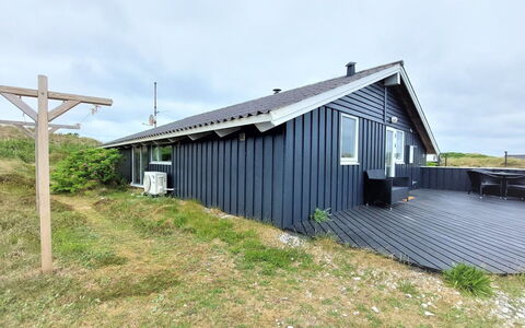 Clara - 500M from the Sea: House, Roof, Home, Cottage, Shed, Garden Buildings, Siding, Yard, Log Cabin, Hut