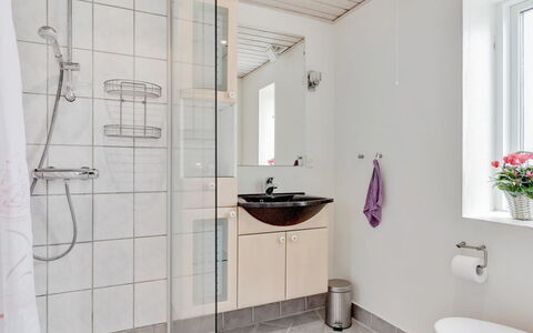 Matthias - 400M to the Fjord: Bathroom, Plumbing Fixture, Flooring, Interior Design, Floor, Sink, Bathroom Sink, Toilet, Tap, Plumbing