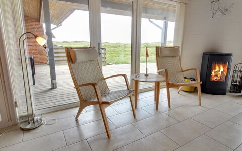 Sorella - 800M from the Sea: House, Roof, Home, Cottage, Shed, Garden Buildings, Siding, Yard, Log Cabin, Hut