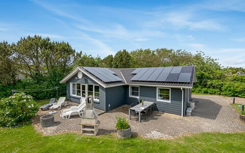 Ludvig - from the Sea: Grass, House, Roof, Home, Cottage, Shrub, Land Lot, Rural Area, Farmhouse, Groundcover