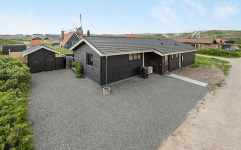 Leleks - 200M from the Sea: Shrub, Urban Design, Groundcover, Brick, Apartment, Estate, Brickwork, Balcony, Landscaping