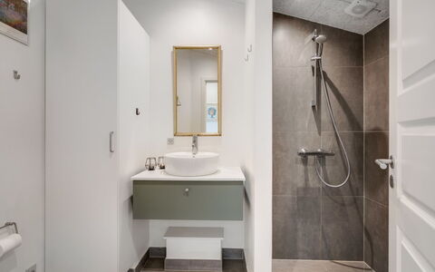 Temelko - 200M from the Sea: Bathroom, Plumbing Fixture, Interior Design, Flooring, Wall, Floor, Toilet, Bathroom Sink, Sink, Toilet Seat