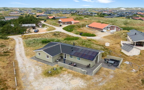 Drifa - 600M from the Sea: Roof, Land Lot, Cottage, Home, Rural Area, Shed, Siding, Garden Buildings, Log Cabin, Hut