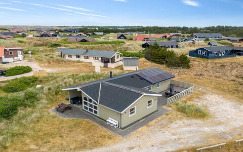 Drifa - 600M from the Sea: Roof, Land Lot, Cottage, Home, Rural Area, Shed, Siding, Garden Buildings, Log Cabin, Hut