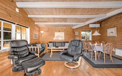 Yaris - 800M to the Fjord: Thatching, Cottage, House, Roof, Home, Farmhouse, Hut, Estate, Village