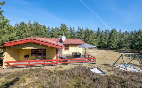 Yaris - 800M to the Fjord: Thatching, Cottage, House, Roof, Home, Farmhouse, Hut, Estate, Village