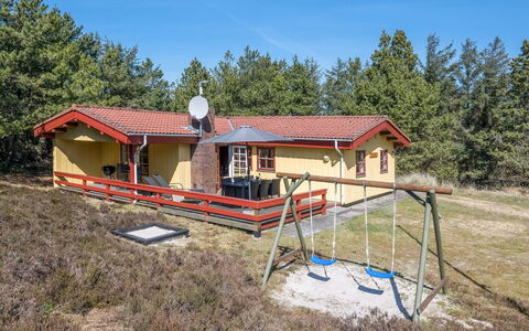 Yaris - 800M to the Fjord: Thatching, Cottage, House, Roof, Home, Farmhouse, Hut, Estate, Village