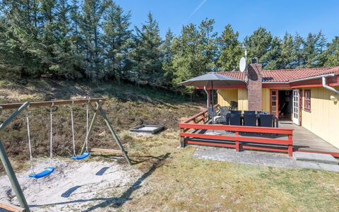 Yaris - 800M to the Fjord: Thatching, Cottage, House, Roof, Home, Farmhouse, Hut, Estate, Village