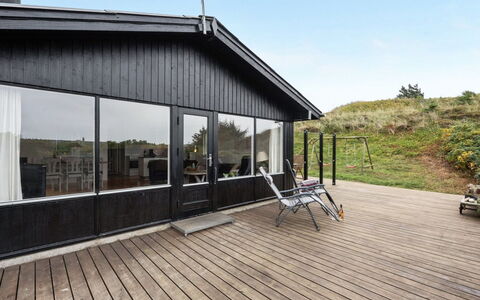 Hélène - 400M from the Sea: Plant Community, Sunlight, Herbaceous Plant, Garden, Plantation, Agriculture, Farm