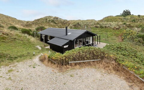 Hélène - 400M from the Sea: Plant Community, Sunlight, Herbaceous Plant, Garden, Plantation, Agriculture, Farm