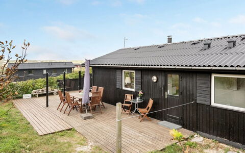 Hélène - 400M from the Sea: Plant Community, Sunlight, Herbaceous Plant, Garden, Plantation, Agriculture, Farm