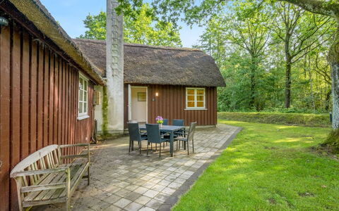 Fina - 15Km from the Sea: Cottage, Home, House, Roof, Porch, Estate, Siding, Garden Buildings, Farmhouse, Yard