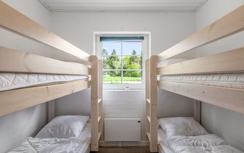 Nilla - 2.1Km from the Sea: Wood, Bunk Bed, Hardwood, Bedroom, Wood Stain, Plank, Dormitory, Hostel, Bed, Bed Frame