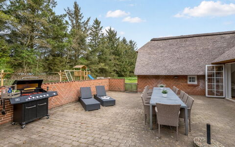 Nilla - 2.1Km from the Sea: Wood, Roof, Cottage, Home, Land Lot, Garden, Yard, Farmhouse, Backyard, Estate