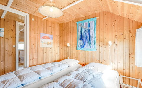 Sofie - 150M from the Sea: Wood, Bedroom, Home, Bed, Bedding, Bed Sheet, Linens, Winter, Bed Frame, Log Cabin