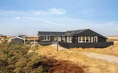 Withger - 300M from the Sea: House, Roof, Home, Cottage, Shed, Garden Buildings, Siding, Yard, Log Cabin, Hut