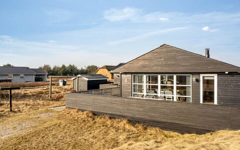 Withger - 300M from the Sea: House, Roof, Home, Cottage, Shed, Garden Buildings, Siding, Yard, Log Cabin, Hut
