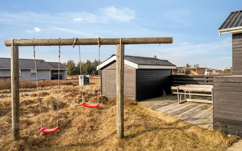 Withger - 300M from the Sea: House, Roof, Home, Cottage, Shed, Garden Buildings, Siding, Yard, Log Cabin, Hut