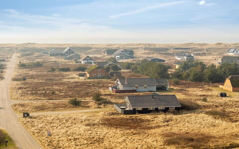 Withger - 300M from the Sea: House, Roof, Home, Cottage, Shed, Garden Buildings, Siding, Yard, Log Cabin, Hut