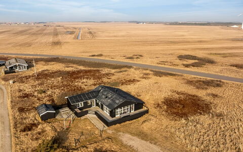 Withger - 300M from the Sea: House, Roof, Home, Cottage, Shed, Garden Buildings, Siding, Yard, Log Cabin, Hut