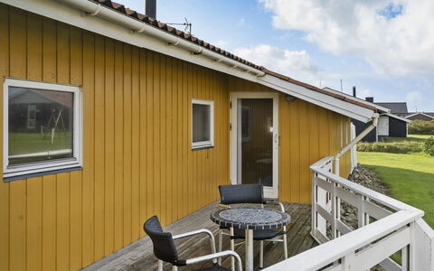 Hebba - 300M from the Sea: Cottage, Garden, Siding, Garden Buildings, Shade, Yard, Backyard, Lawn, Farmhouse, Landscaping