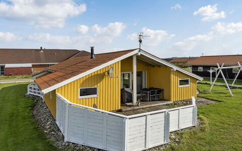 Hebba - 300M from the Sea: Cottage, Garden, Siding, Garden Buildings, Shade, Yard, Backyard, Lawn, Farmhouse, Landscaping