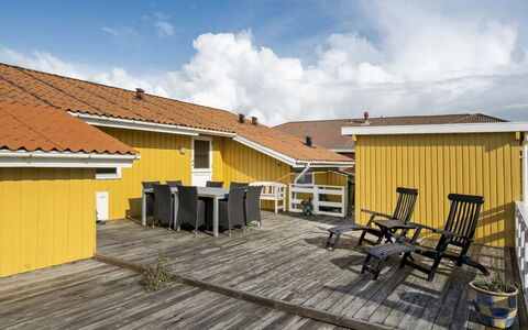 Hebba - 300M from the Sea: Cottage, Garden, Siding, Garden Buildings, Shade, Yard, Backyard, Lawn, Farmhouse, Landscaping