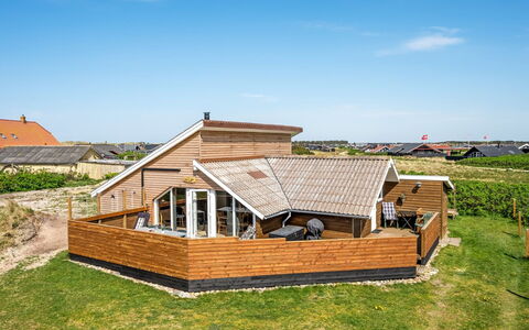 Arla - 200M from the Sea: Wood, Roof, Architecture, Home, House, Cottage, Siding, Hardwood, Slope, Estate