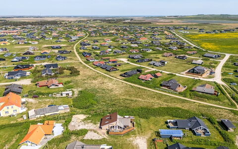 Arla - 200M from the Sea: Roof, Plain, Land Lot, Rural Area, Home, Estate, Field, Cottage, Lawn, Suburb