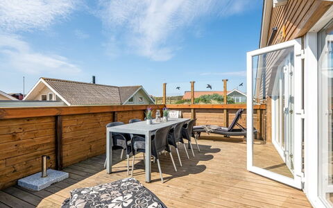 Arla - 200M from the Sea: Wood, Roof, Architecture, Home, House, Cottage, Siding, Hardwood, Slope, Estate