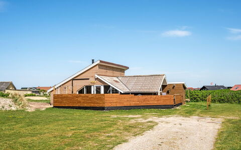 Arla - 200M from the Sea: Wood, Roof, Architecture, Home, House, Cottage, Siding, Hardwood, Slope, Estate